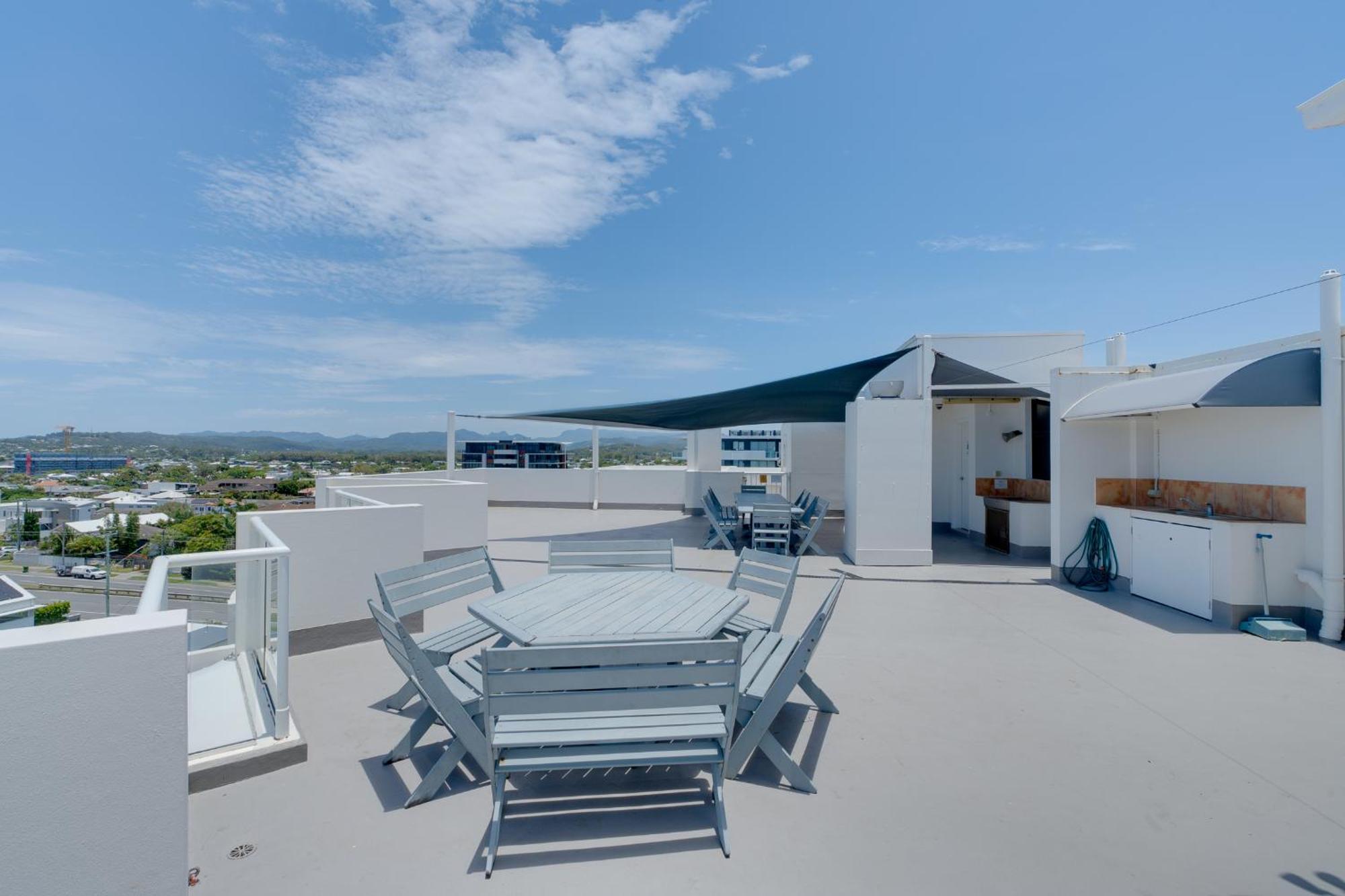 Waterfront 1-bedroom Retreat With Stunning Views Gold Coast