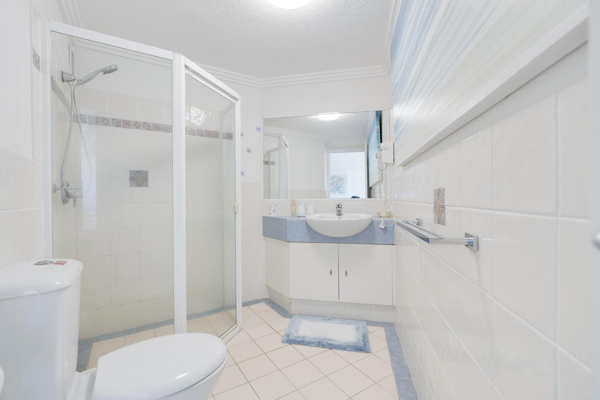 Waterfront 1-bedroom Retreat With Stunning Views Gold Coast