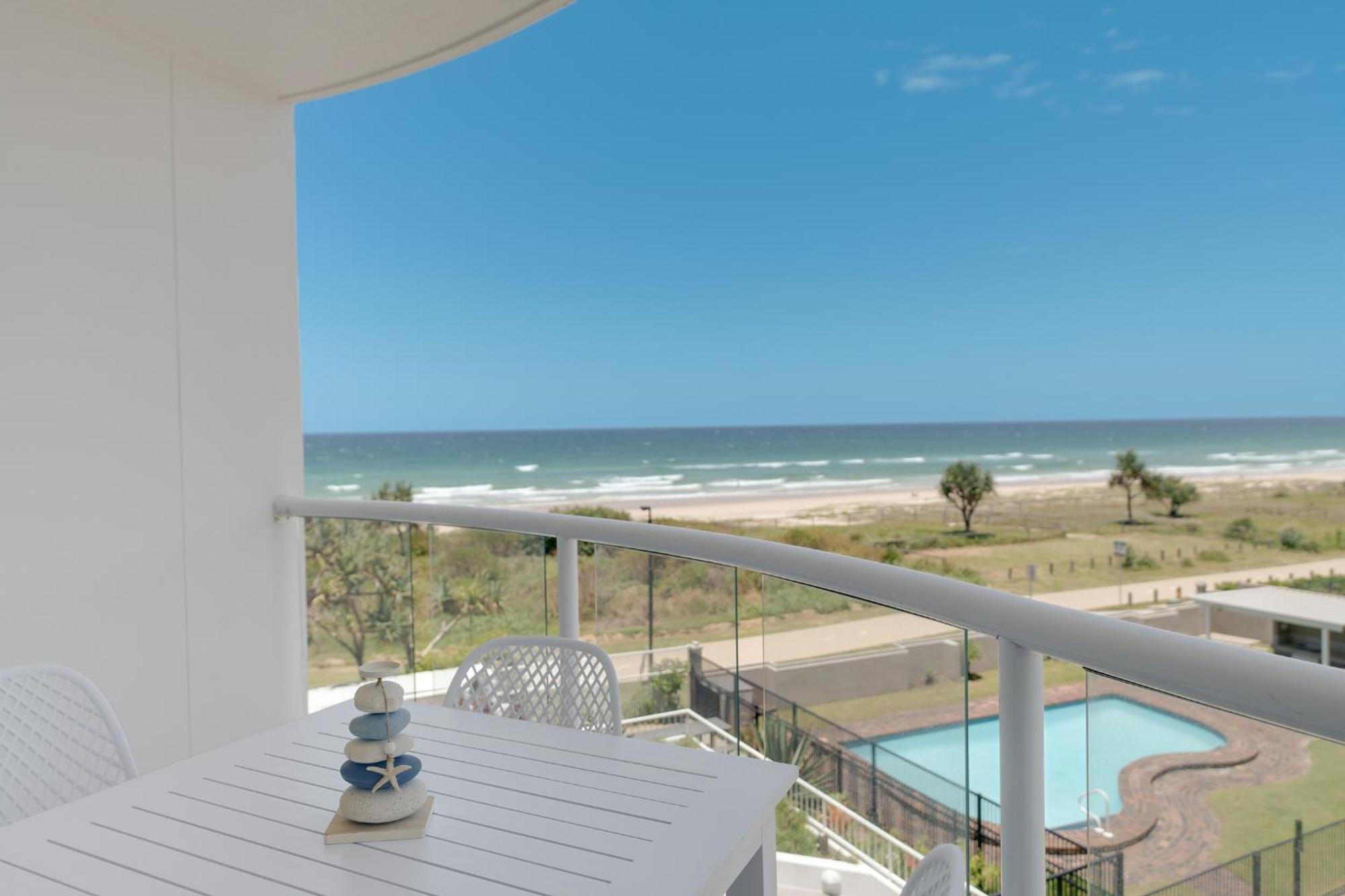 Waterfront 1-bedroom Retreat With Stunning Views Apartment *